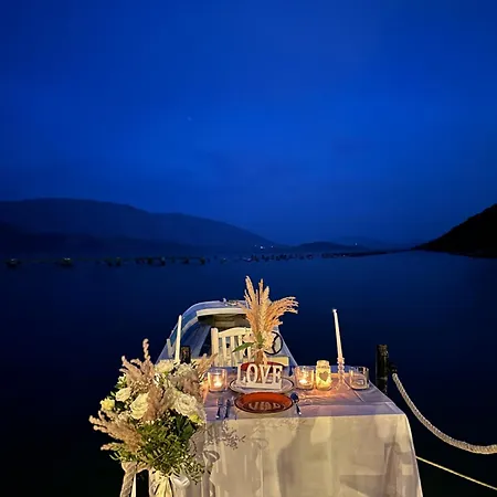 The Mussel House * Ksamil