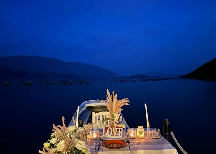 The Mussel House * Ksamil